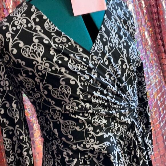 CHADWICKS size 12 dress with criss cross front, faux wrap skirt in black/white - Picture 7 of 13